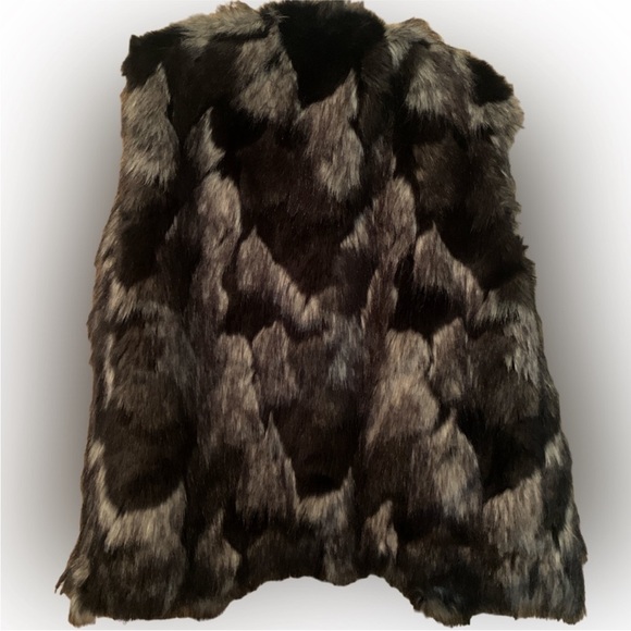 Multi tone faux fur vest - Picture 2 of 2